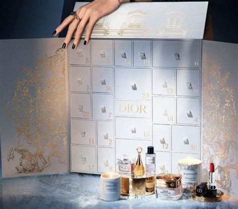 quanto costa il calendario dell'avvento della dior|Calendario Avvento Dior 2023: favoloso cofanetto di lusso!.